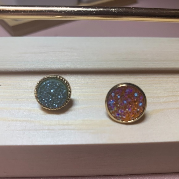 SALE💚 any 3 for $18 💚 Colorful Druzy Stone Stud Earrings Gold - Picture 4 of 4